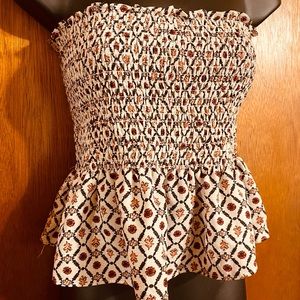 Halter/Peplum Top•White W/Pattern•Size Large